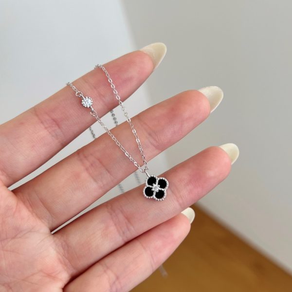 [Moissanite] 925 Sterling Silver Black Agate Necklace