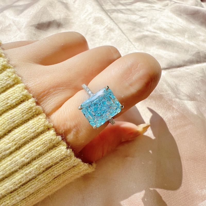 925 Sterling Silver 8A Cubic Zirconia Ring - Image 2