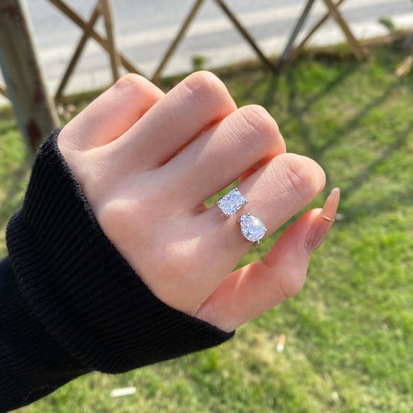 925 Sterling Silver Pear and Rectangular Cut Ring - Image 4