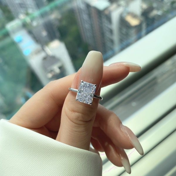 925 Sterling Silver 8A Cubic Zirconia Ring - Image 4