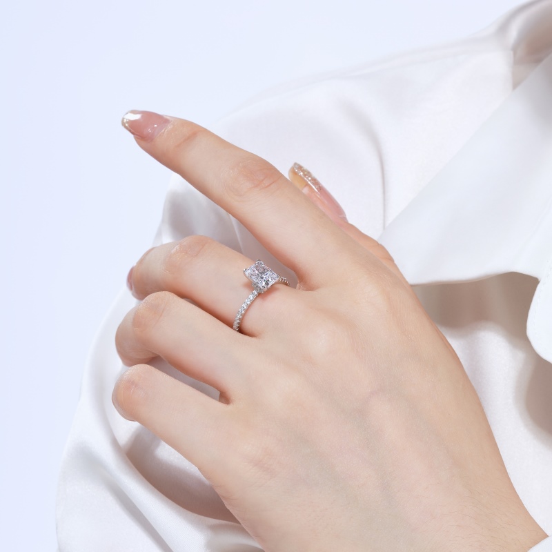 925 Sterling Silver 8A Cubic Zirconia Ring - Image 3