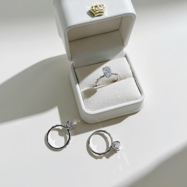 925 Sterling Silver 8A Cubic Zirconia Oval Cut Ring