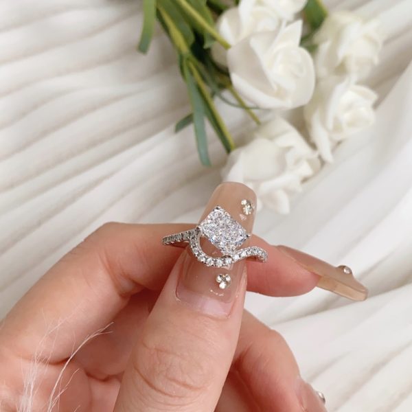 925 Sterling Silver 8A Cubic Zirconia Ring