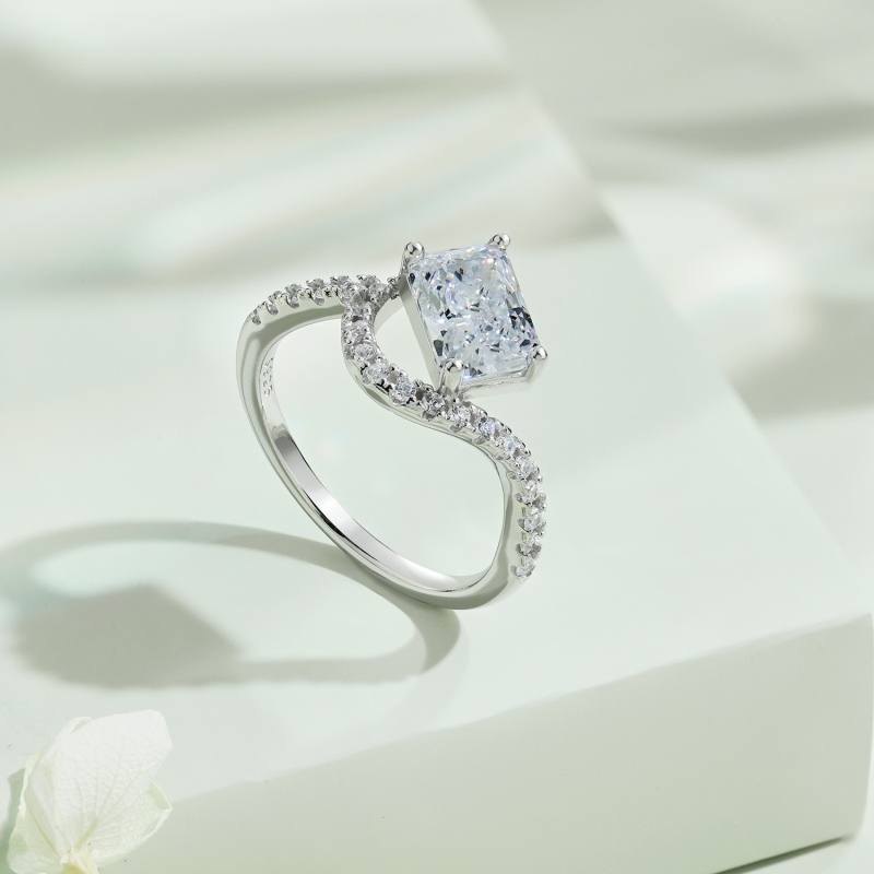 925 Sterling Silver 8A Cubic Zirconia Ring - Image 3