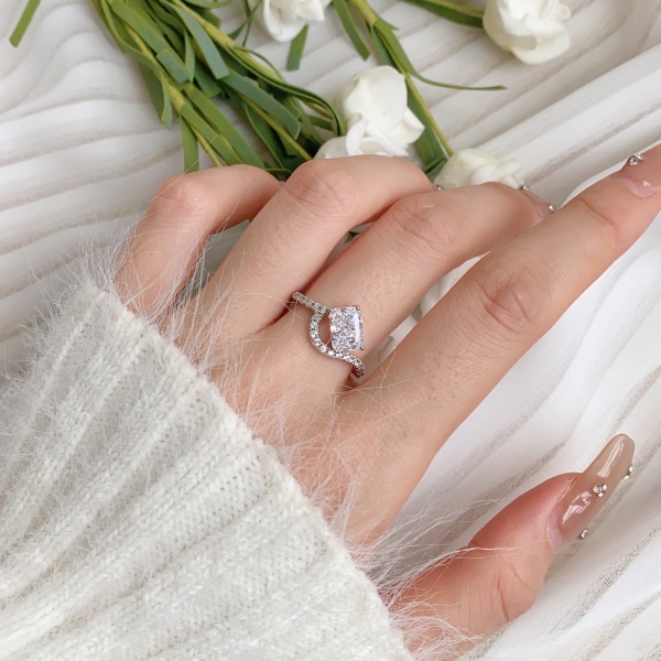 925 Sterling Silver 8A Cubic Zirconia Ring - Image 5