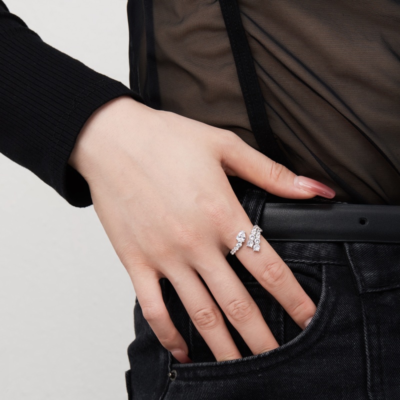 925 Sterling Silver Cubic Zirconia Ring - Image 3