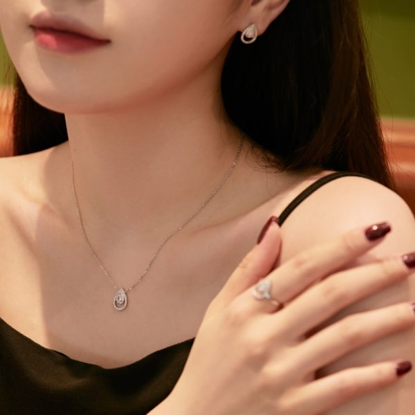 925 Sterling Silver White Cubic Zirconia Ring