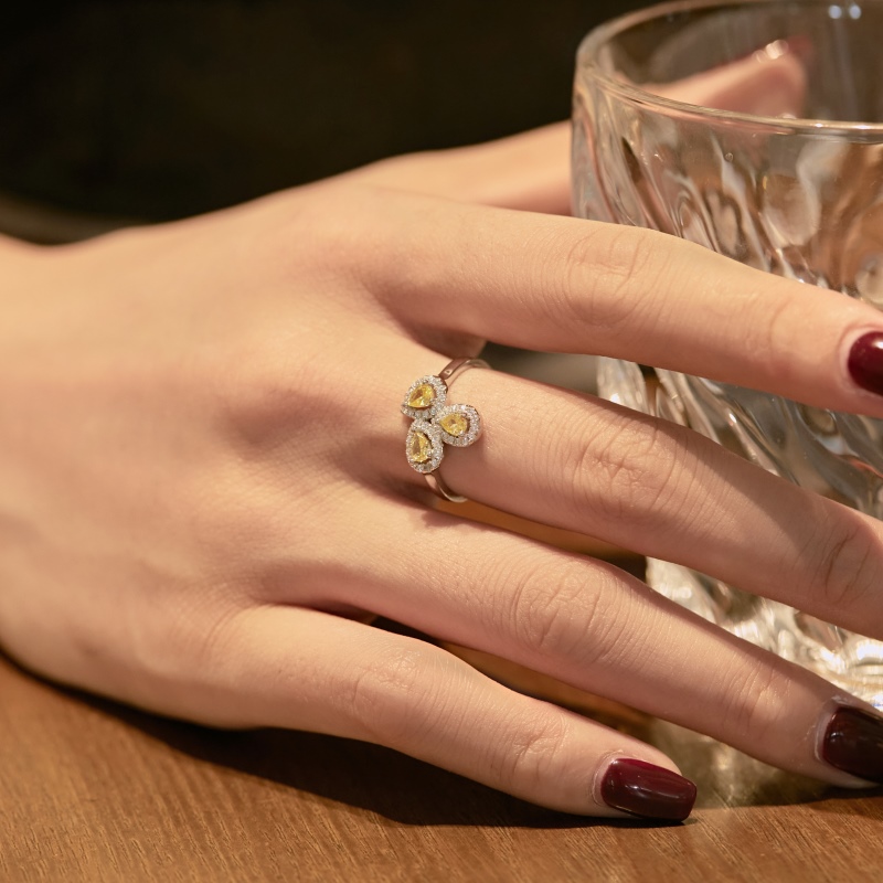 925 Sterling Silver White Cubic Zirconia Ring
