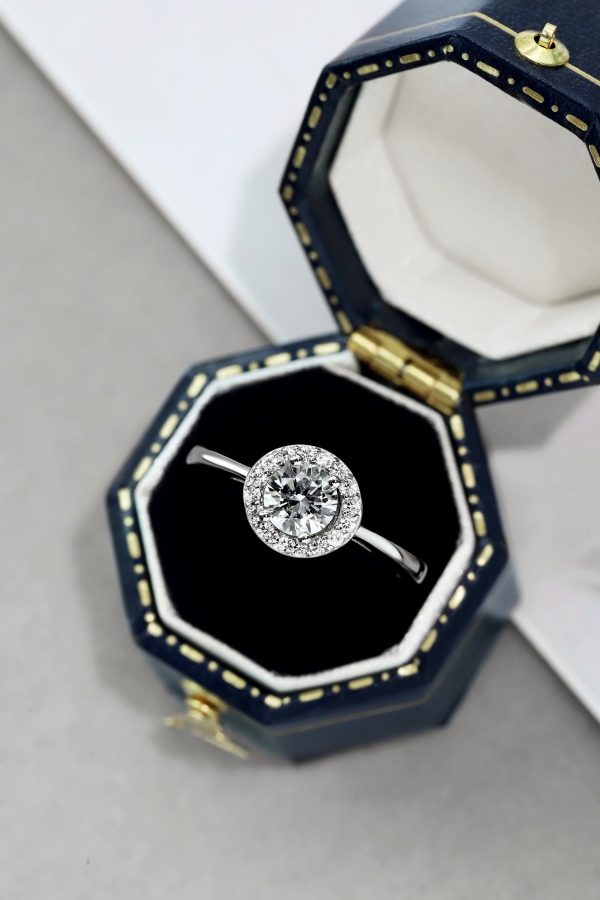 925 Sterling Silver Cubic Zirconia Ring - Image 4