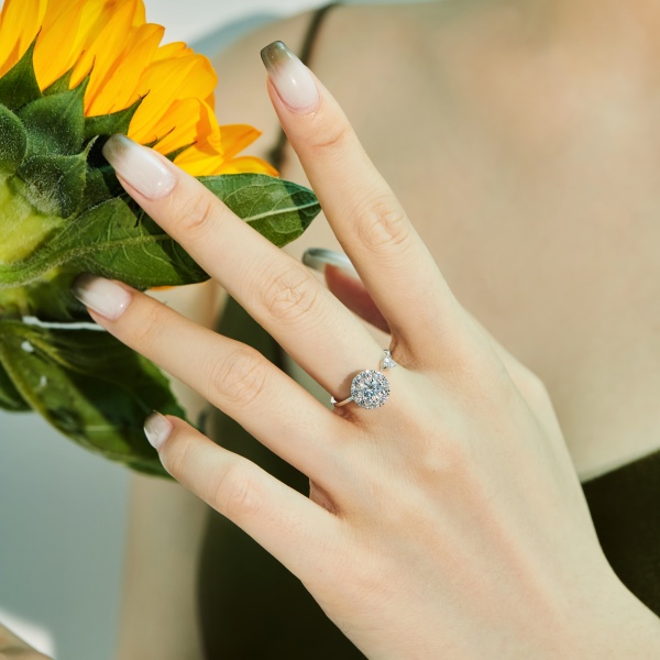 925 Sterling Silver Cubic Zirconia Ring - Image 3
