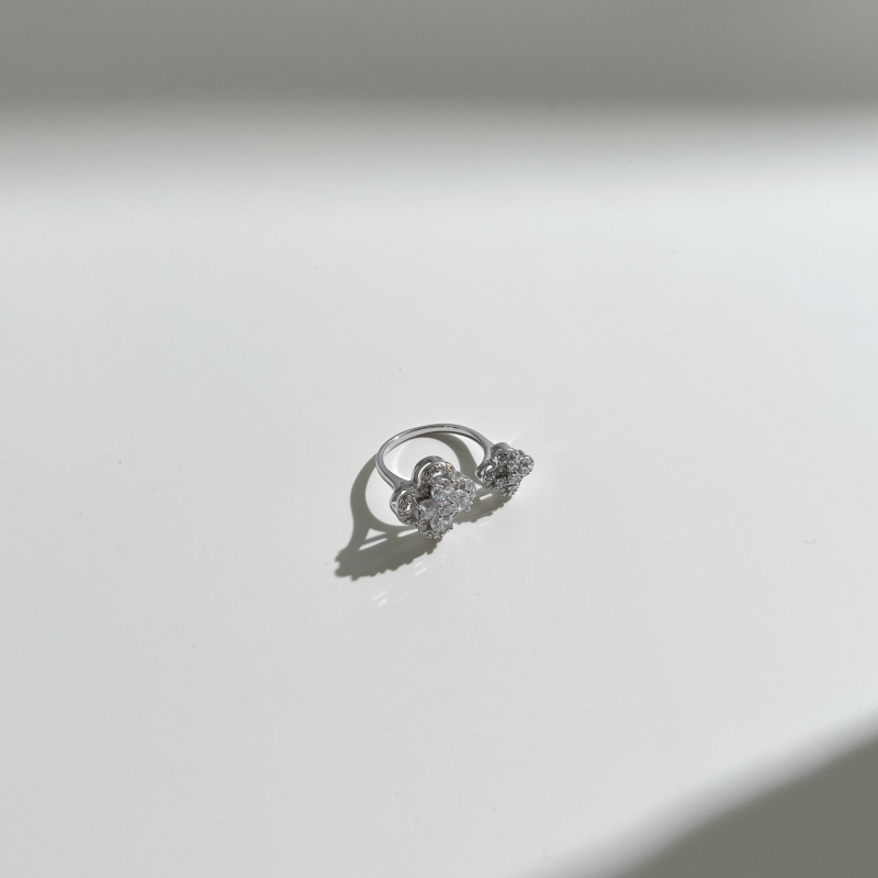 925 Sterling Silver White Cubic Zirconia Ring