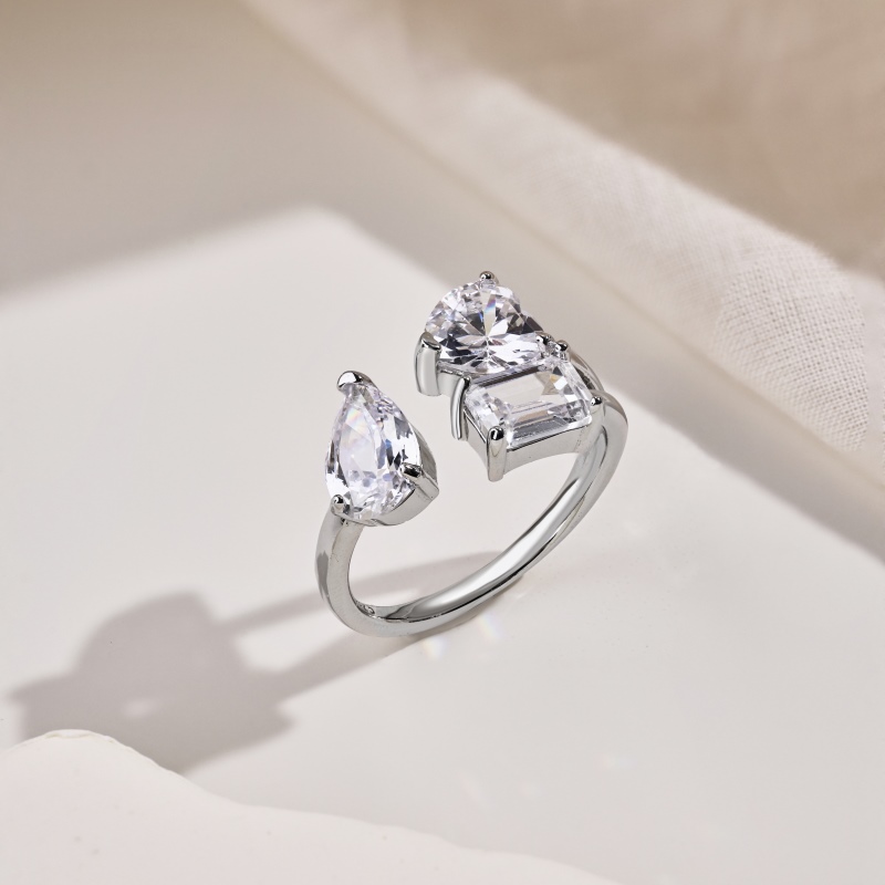 925 Sterling Silver Cubic Zirconia Pear Cut Ring