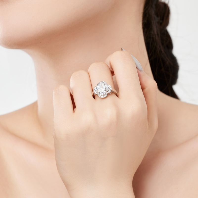925 Sterling Silver Cubic Zirconia Ring - Image 3