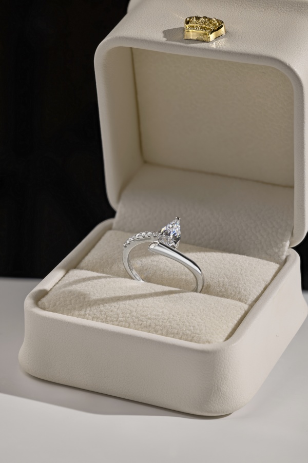 925 Sterling Silver 5A Cubic Zirconia Ring - Image 5