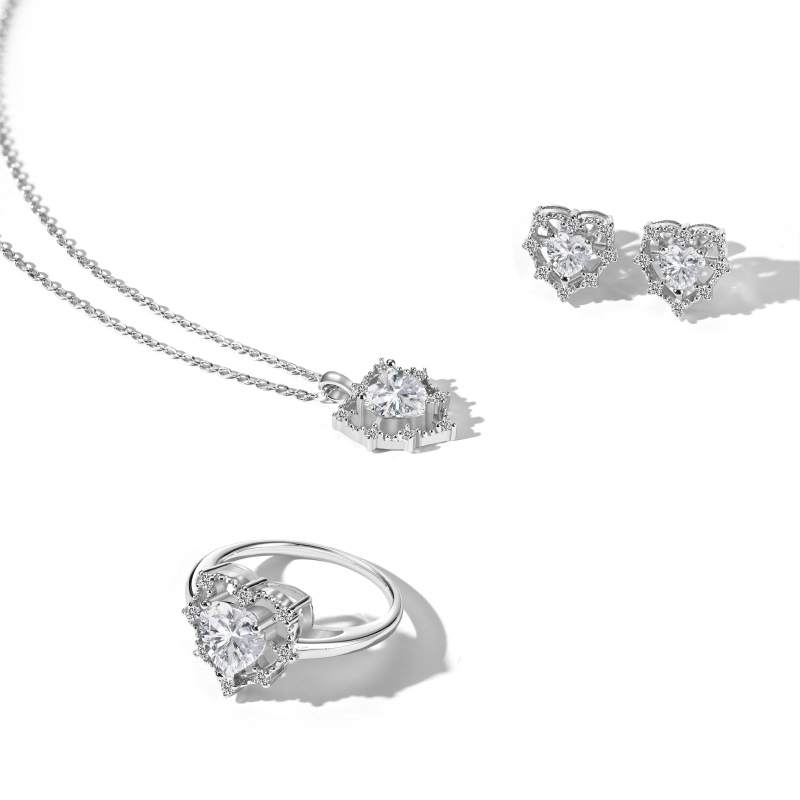 925 Sterling Silver Heart Shaped Ring