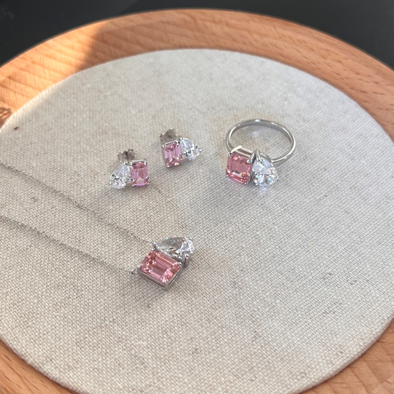 Cubic Zirconia Pear Cut Ring - Image 3