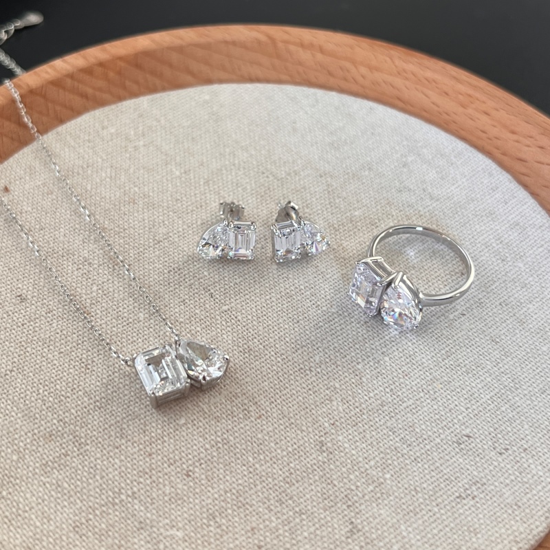 Cubic Zirconia Pear Cut Ring - Image 2