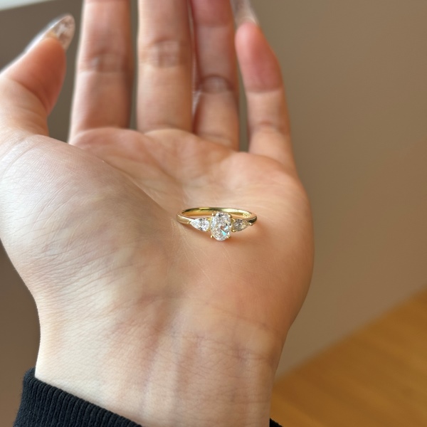 Cubic Zirconia 8A Oval Cut Ring - Image 5