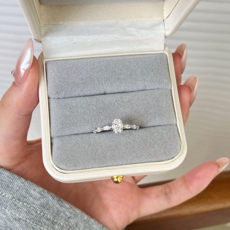 925 Sterling Silver Cubic Zirconia Oval Cut Ring - Image 2