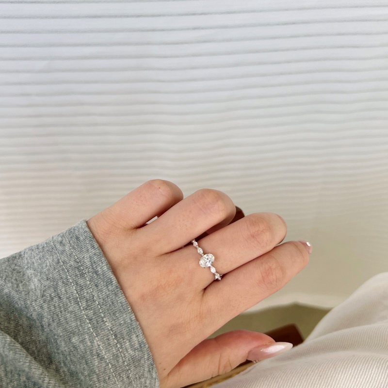 925 Sterling Silver Cubic Zirconia Oval Cut Ring - Image 3