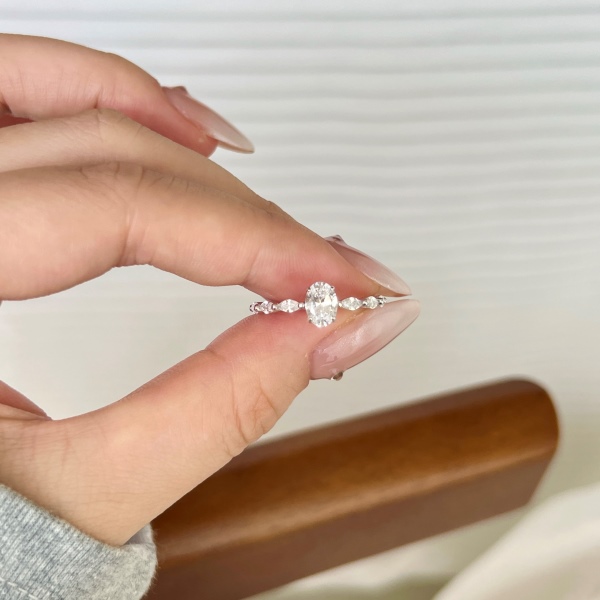 925 Sterling Silver Cubic Zirconia Oval Cut Ring - Image 5