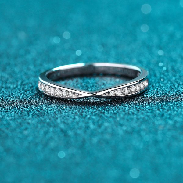 Minimalist Moissanite 925 Sterling Silver Ring