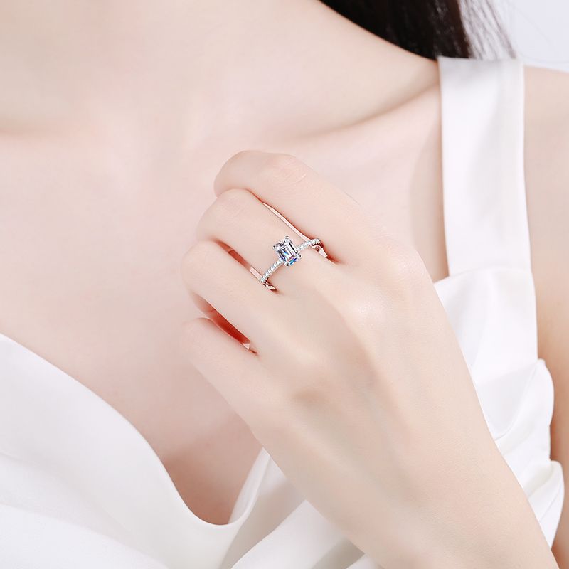 Minimalist Moissanite 925 Sterling Silver Ring - Image 4