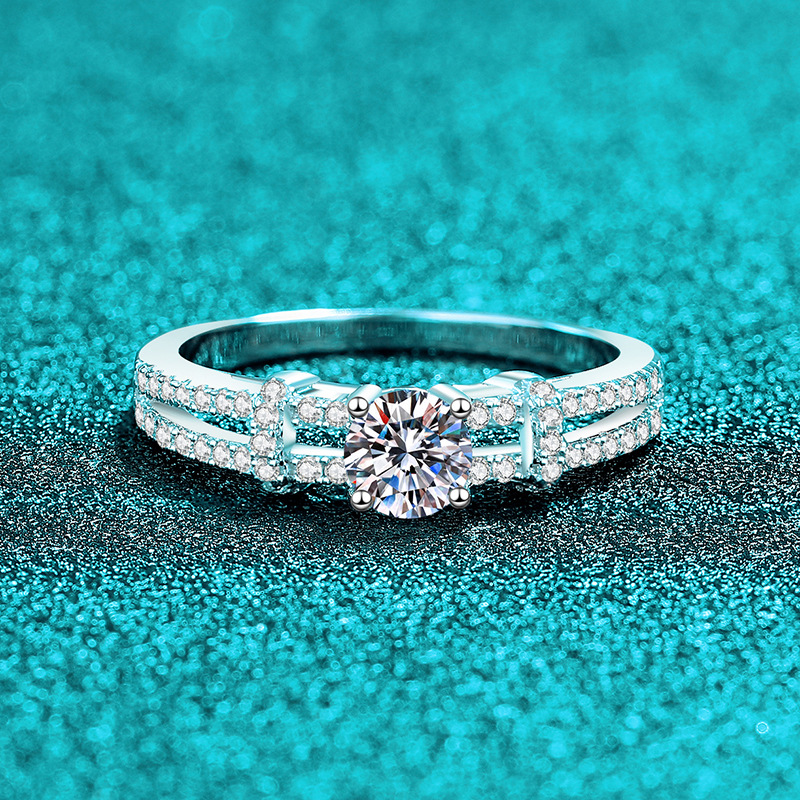 Minimalist Moissanite 925 Sterling Silver Ring