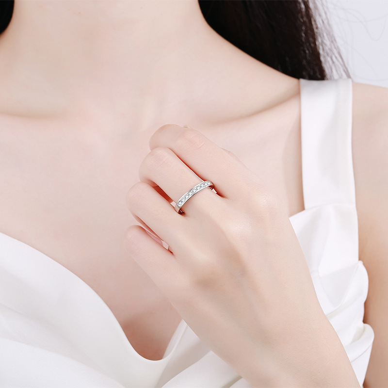 Minimalist Moissanite 925 Sterling Silver Ring - Image 4