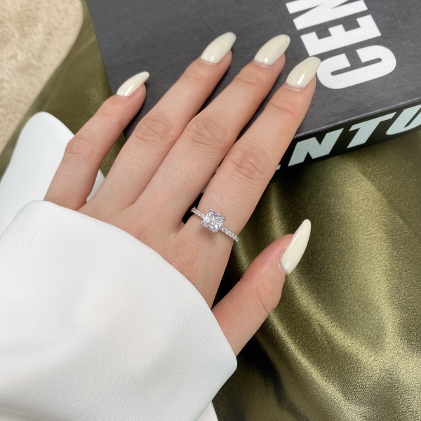 925 Sterling Silver Cubic Zirconia Ring - Image 4