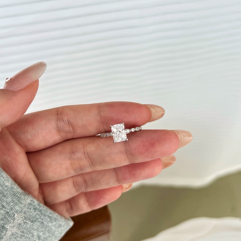 925 Sterling Silver Cubic Zirconia Ring - Image 3